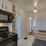 Southern Charmer Close To Broadway Sleeps 8