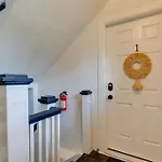 Southern Charmer Close To Broadway Sleeps 8