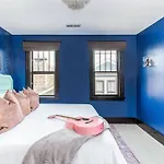 Minutes To Downtown, Walkable To Shopping & Dining