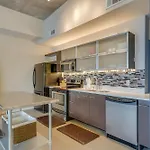 5M634- Top Floor City Living 1Br Condo