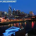 Beautiful Nashville Home - Broadway Escape