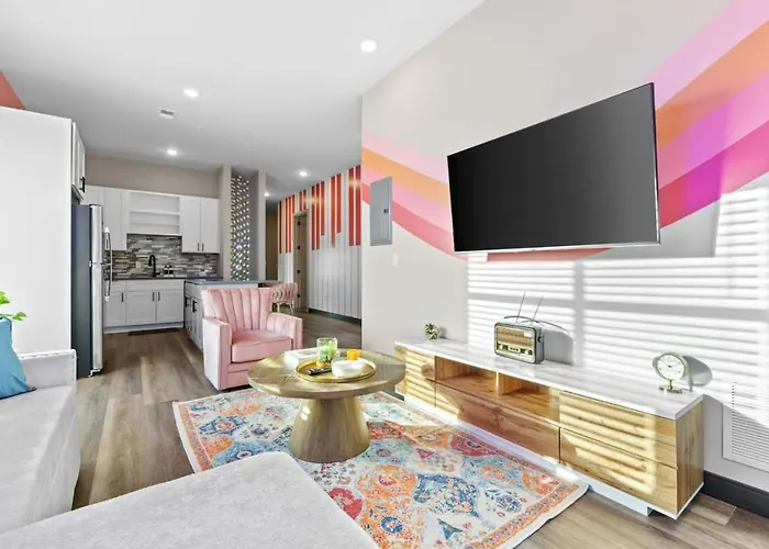 Vibrant Nashville Getaway - Cozy 2B Near Broadway