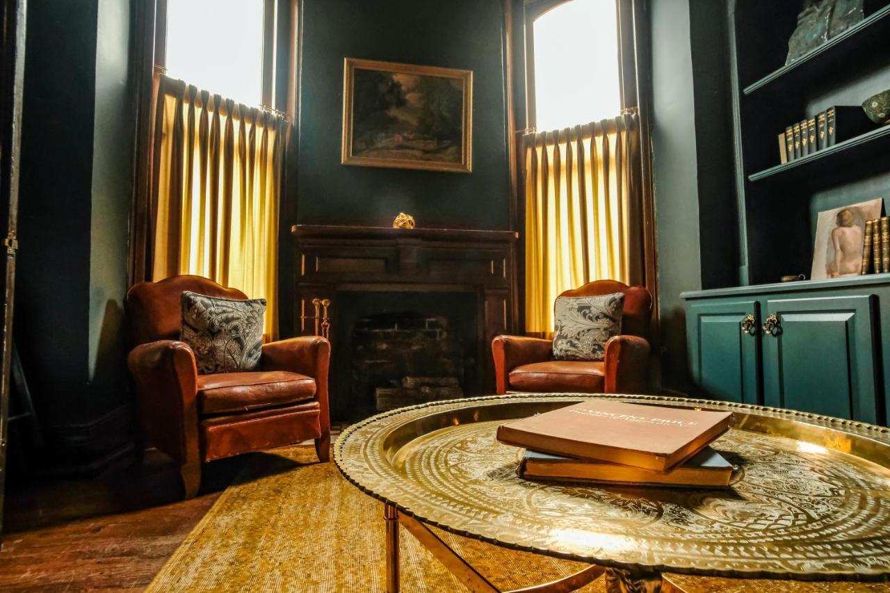 Henrie House I Luxury 4br Downtown Historic Gem With Library & Patio
