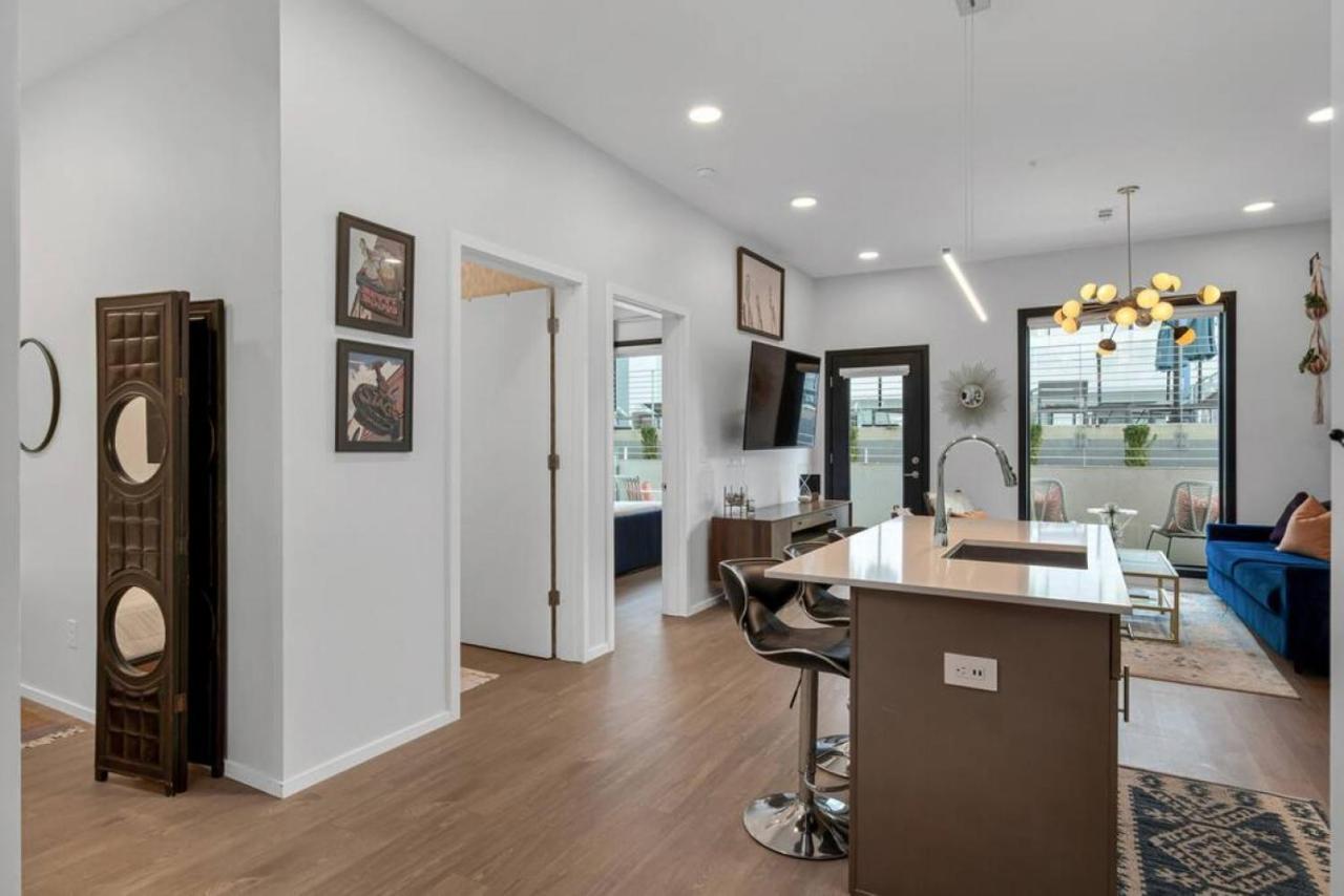 Unique With Pool, Patio, Parking Holiday home