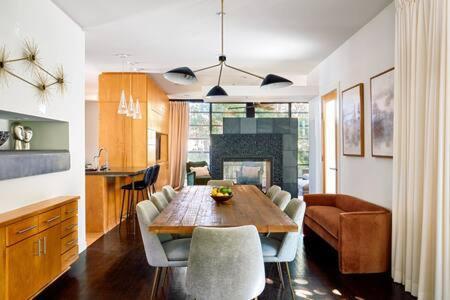 Holiday home The Shelby - Enchanting Modern Min From Dt *