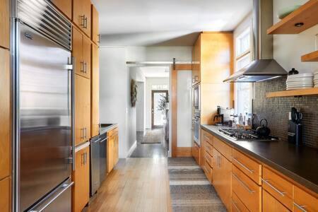 Holiday home The Shelby - Enchanting Modern Min From Dt
