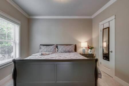 Spacious Near Belmont * Nashville
