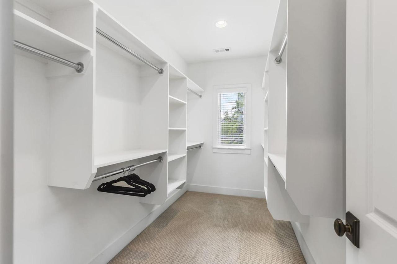 Walk To Belmont, 12 South With Private Patio And Garage Nashville