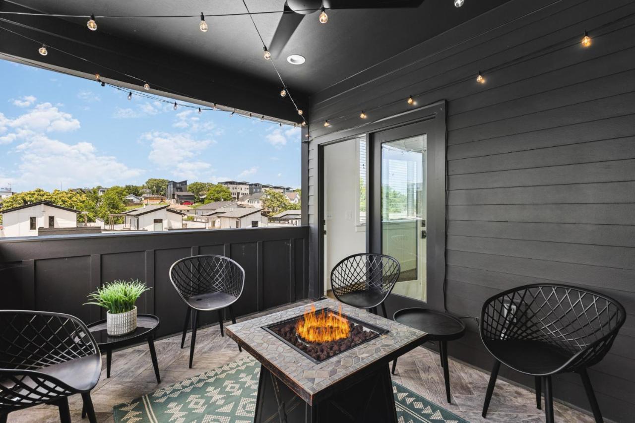 Walk To Belmont, 12 South With Private Patio And Garage *