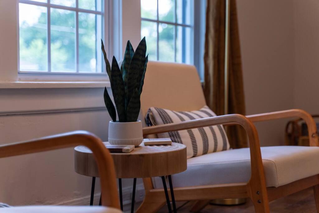 Apartment Southern Charmer Close To Broadway Sleeps 8 Nashville