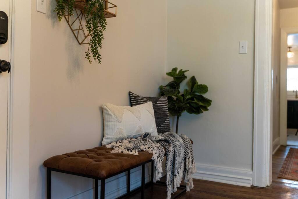 Southern Charmer Close To Broadway Sleeps 8 *