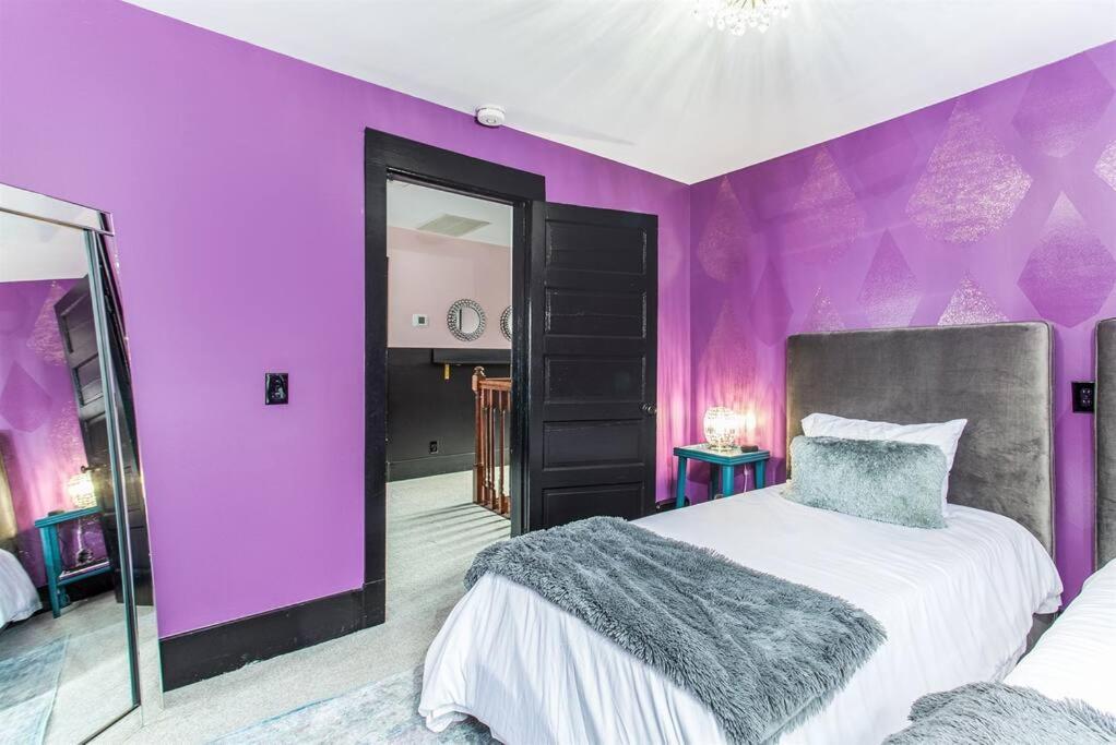 Minutes To Downtown, Walkable To Shopping & Dining * Nashville