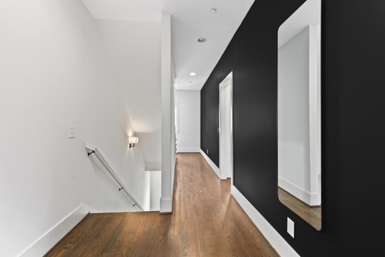 Walk To 12 South And Belmont With Garage Firepit And Patio Holiday home Nashville