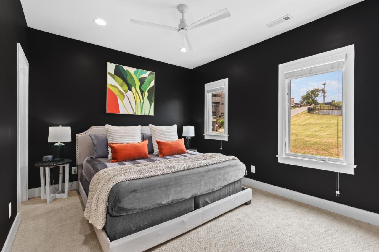 Walk To 12 South And Belmont With Garage Firepit And Patio * Nashville
