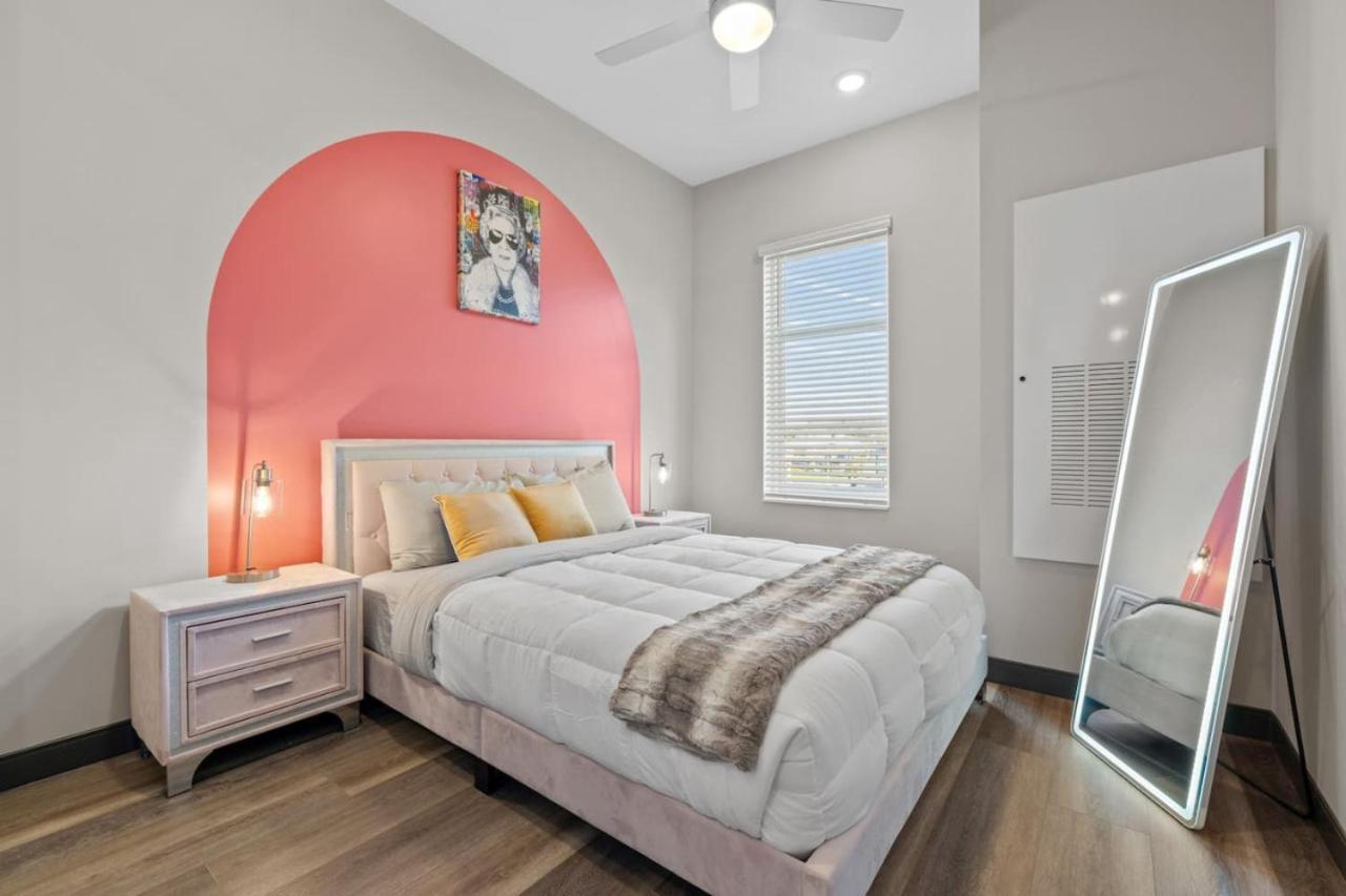 Apartment Vibrant Getaway - Cozy 2b Near Broadway Nashville