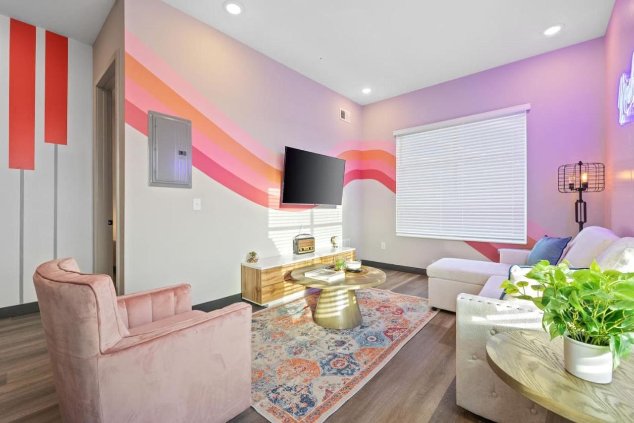 Apartment Vibrant Getaway - Cozy 2b Near Broadway *