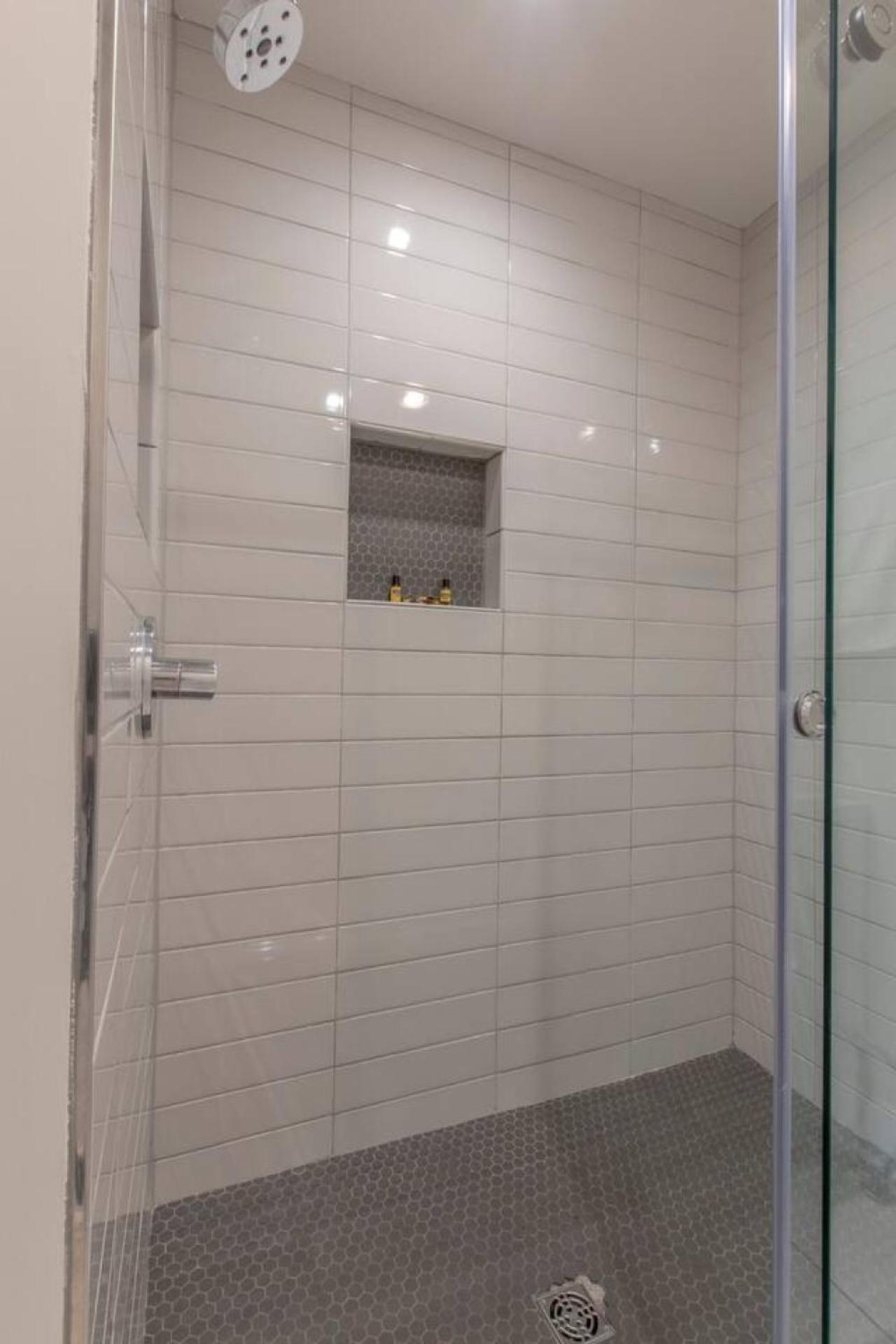Modern 4 Bedroom 2.5 Bath Gorgeous Getaway