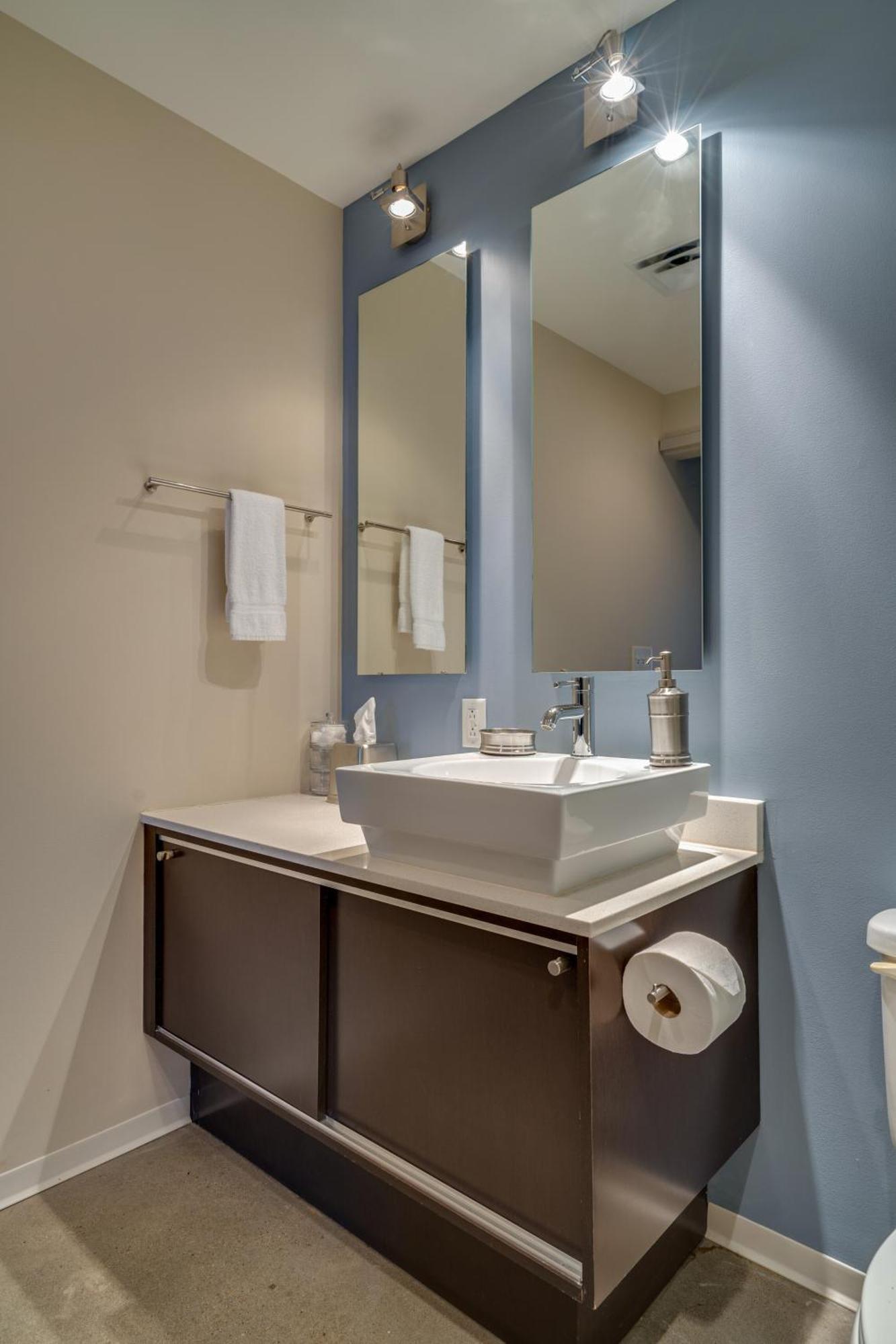 5m634- Floor Living 1br
