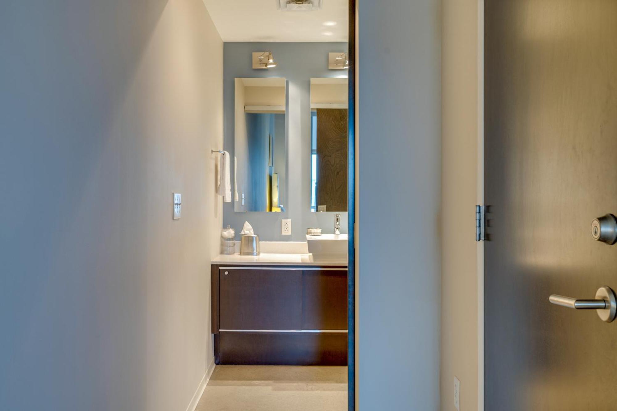 5m634- Floor Living 1br *