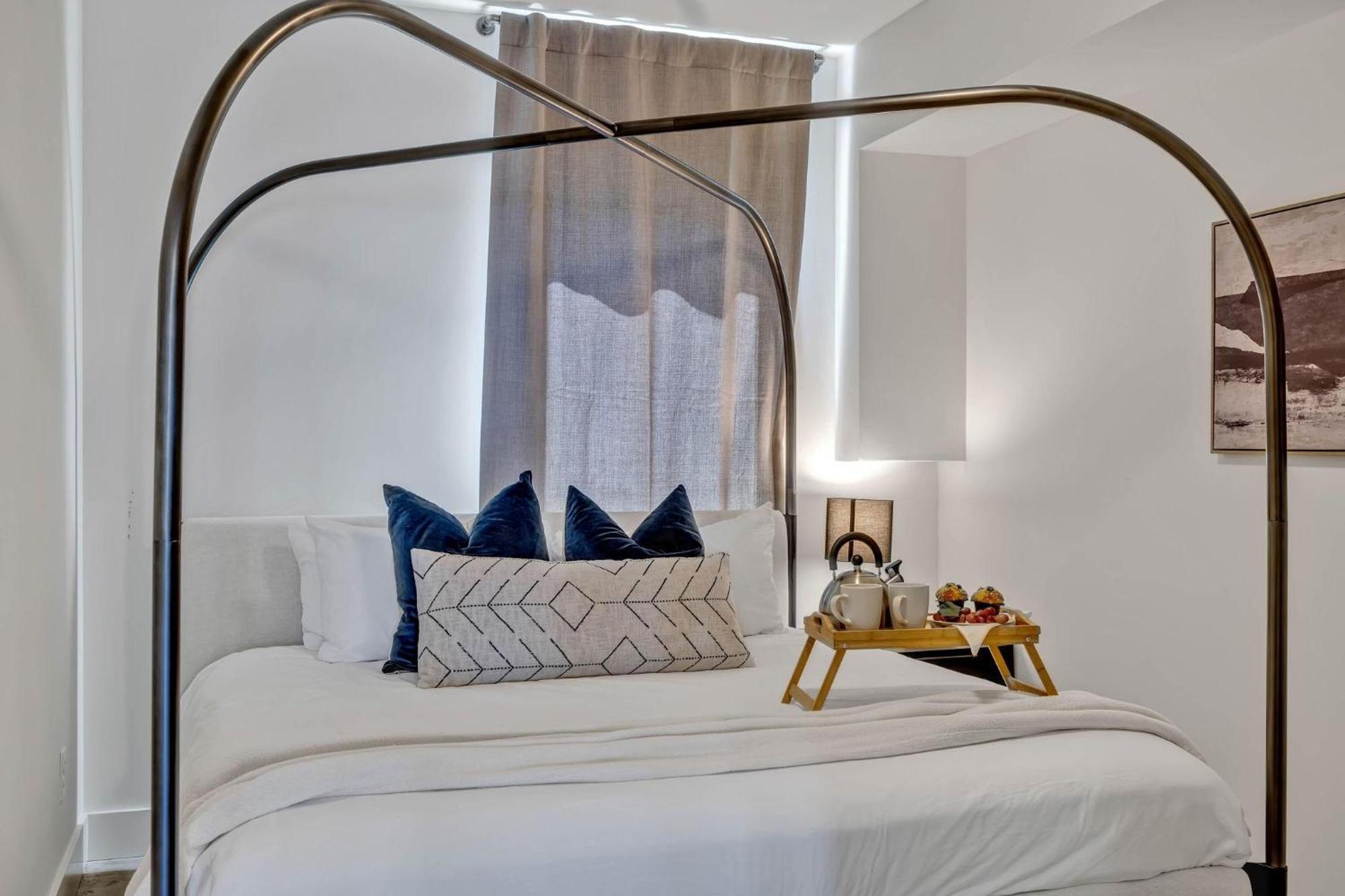 Enchant - Stunning Views - Modern Luxe *