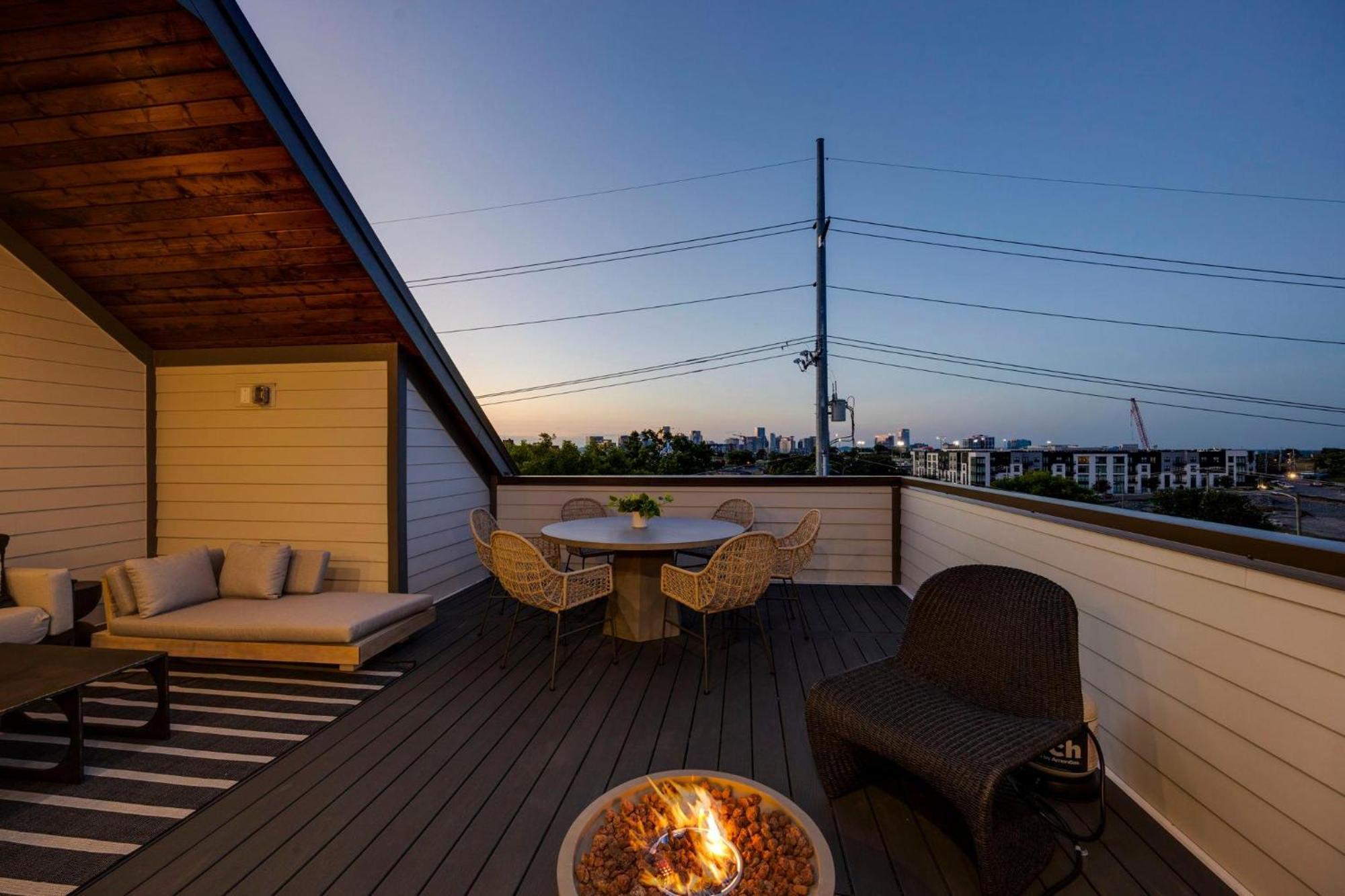 Enchant - Stunning Views - Modern Luxe Holiday home *