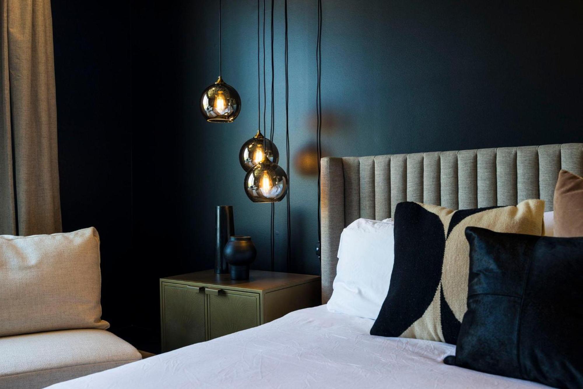 Enchant - Stunning Views - Modern Luxe Holiday home