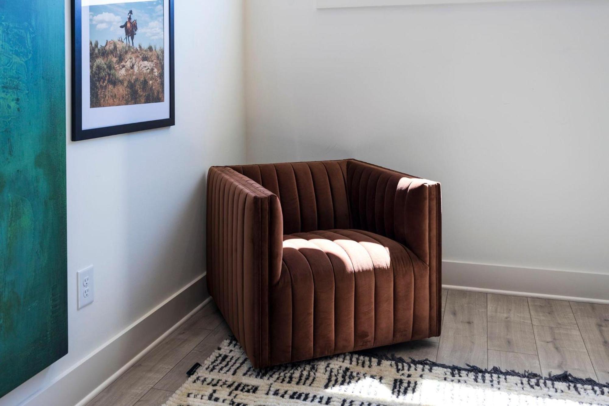 Enchant - Stunning Views - Modern Luxe Holiday home *