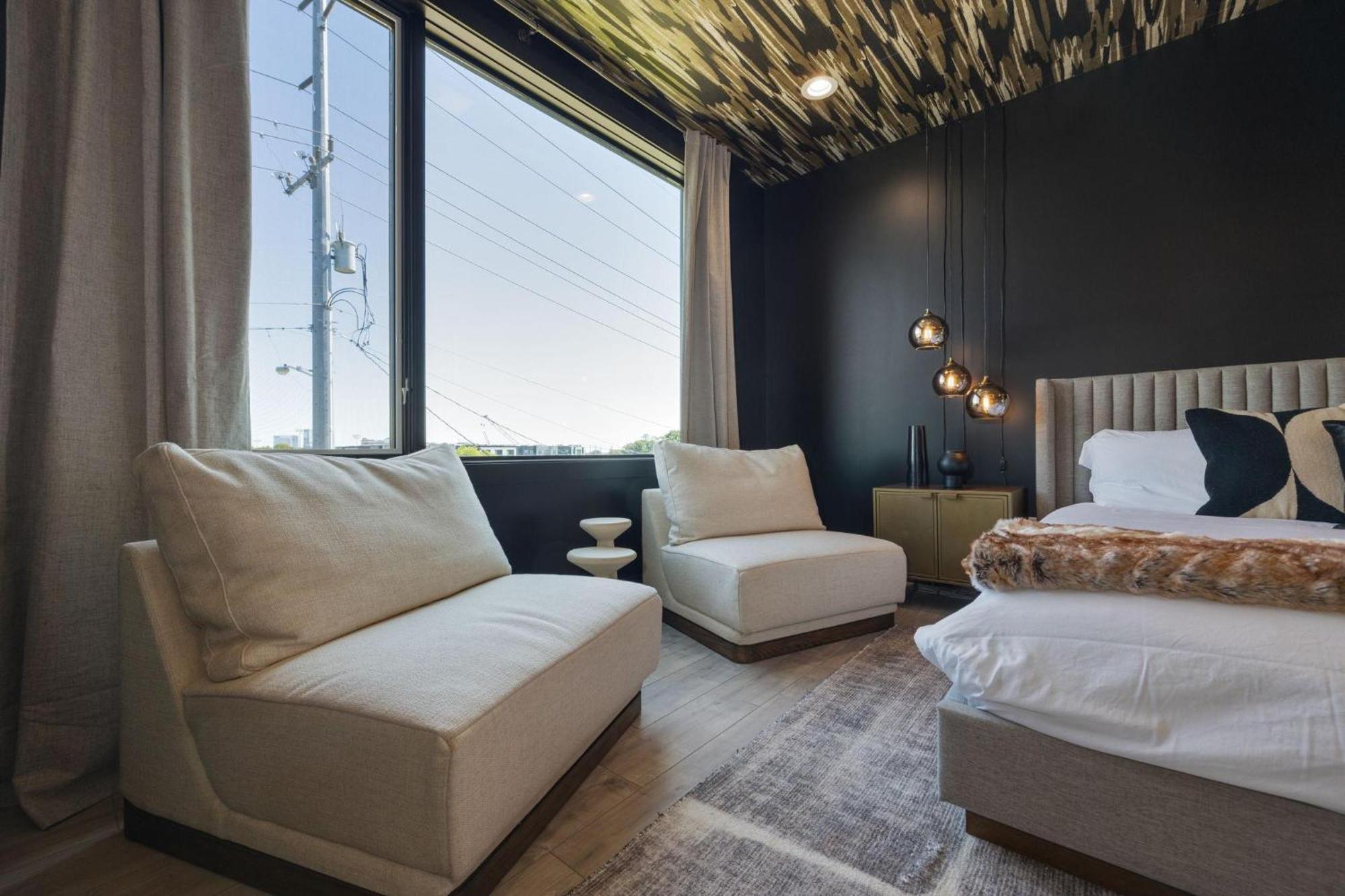 Enchant - Stunning Views - Modern Luxe Holiday home