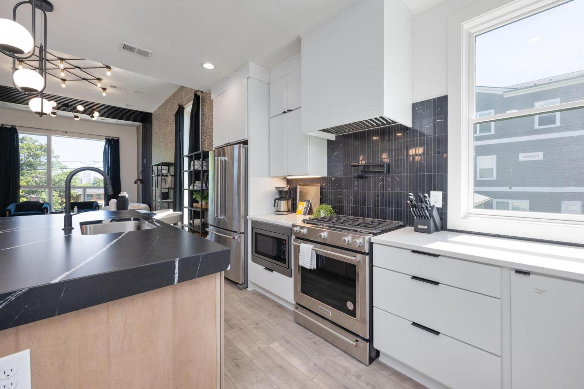 Enchant - Stunning Views - Modern Luxe * Nashville