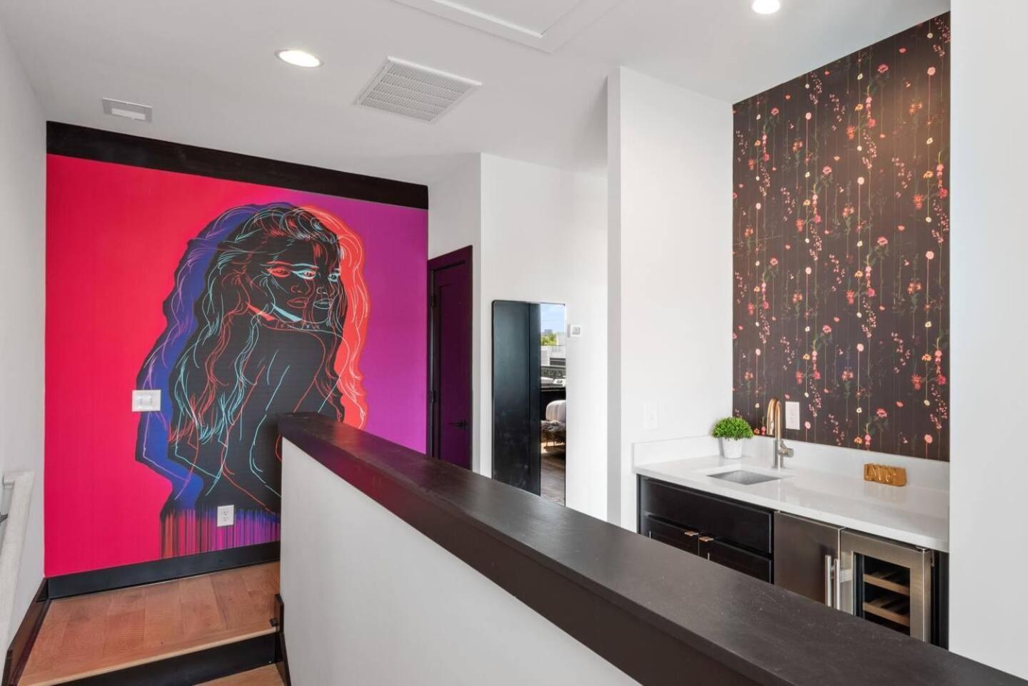 5 Star Pop House! Walk To Gulch Rooftop Hot Tub *