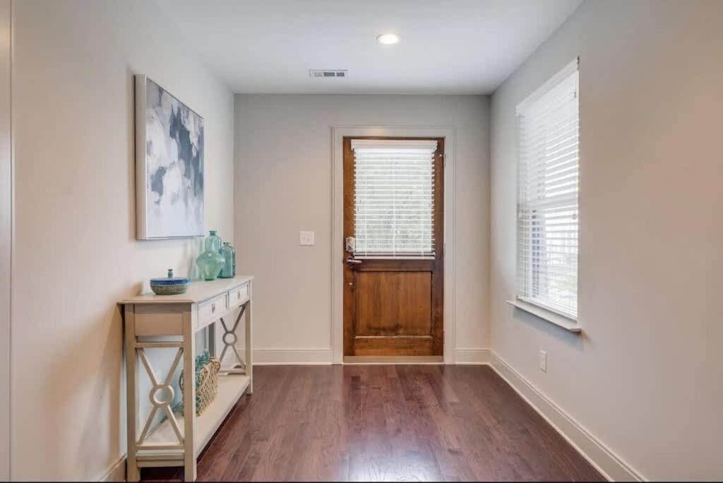 Gorgeous 2miles To Lower Broadway Holiday home Nashville