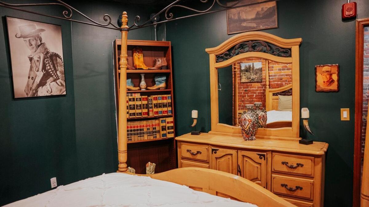 Holiday home Broadway 4br 2bth 2500sf Art Gallery And Steam *