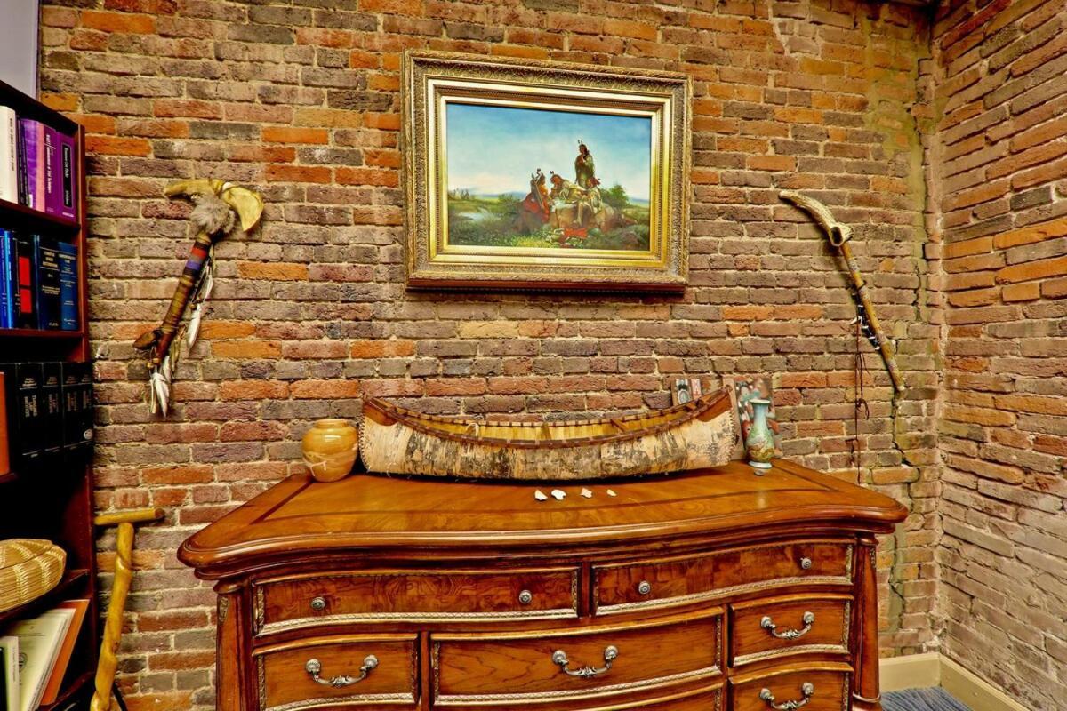 Broadway 4br 2bth 2500sf Art Gallery And Steam Nashville
