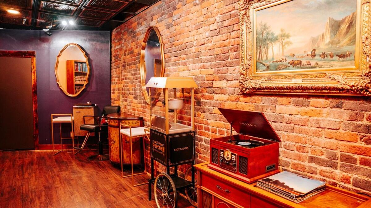Broadway 4br 2bth 2500sf Art Gallery And Steam * Nashville