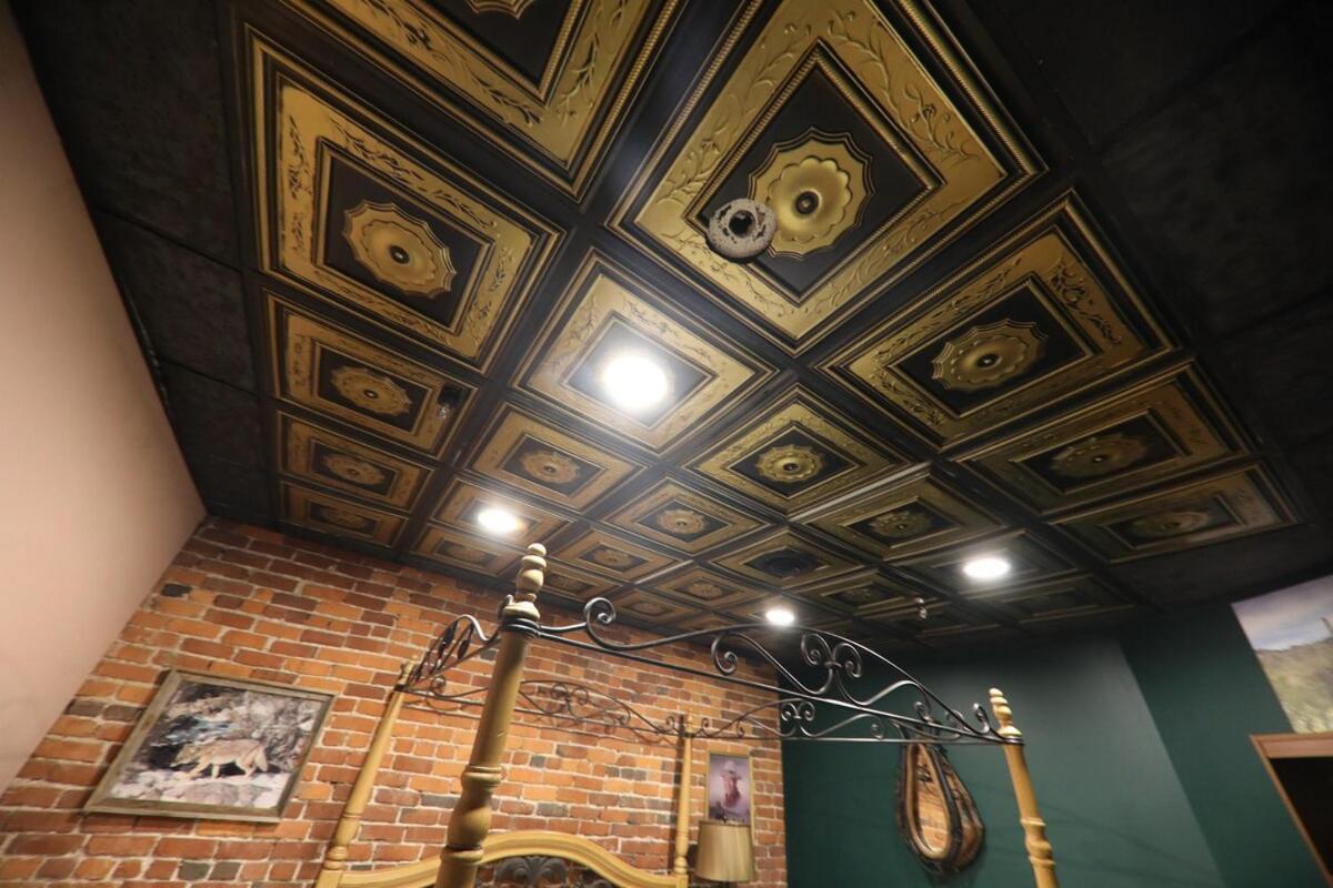 Broadway 4br 2bth 2500sf Art Gallery And Steam Holiday home