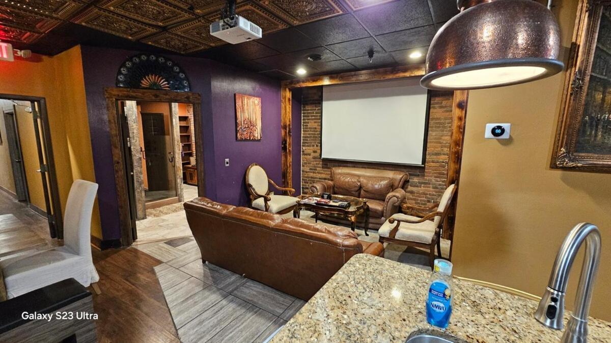 Holiday home Broadway 4br 2bth 2500sf Art Gallery And Steam
