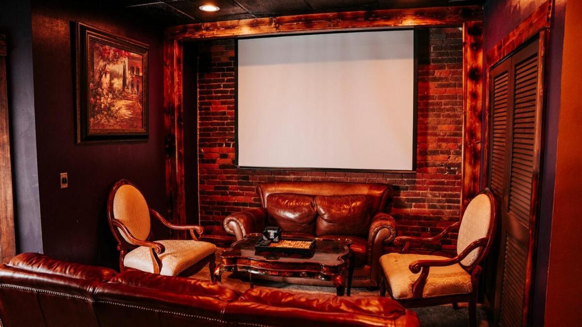 Holiday home Broadway 4br 2bth 2500sf Art Gallery And Steam