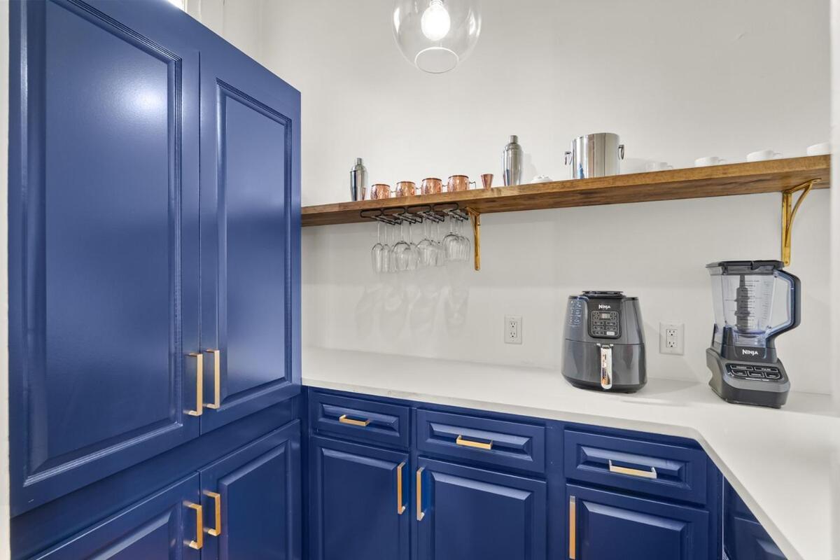 Stunning Close To Downtown And Bdwy Holiday home *