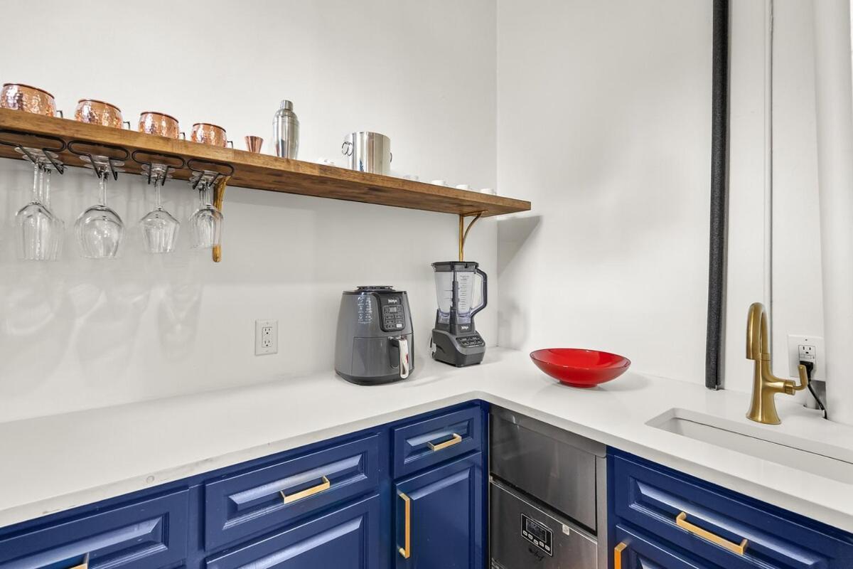 Stunning Close To Downtown And Bdwy