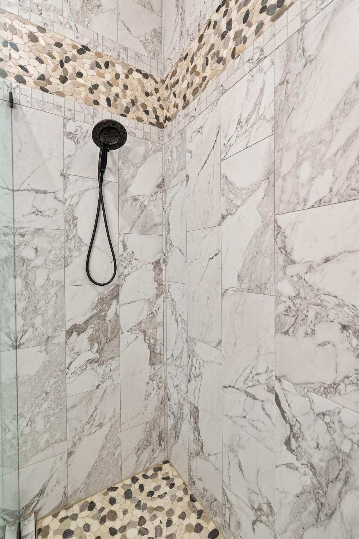 Stunning Close To Downtown And Bdwy *