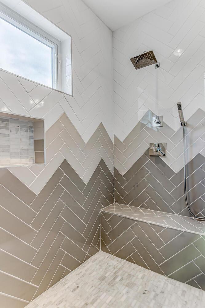 The Onyx Opal By Local Holiday home *