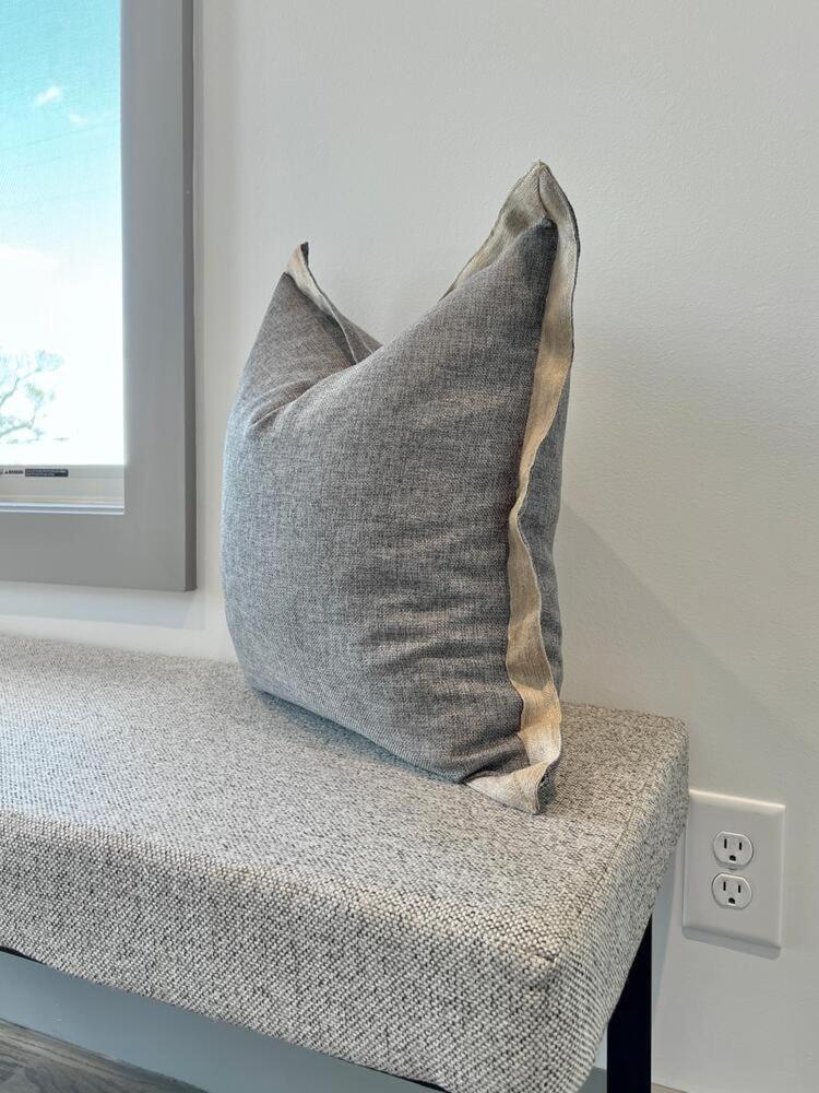 The Onyx Opal By Local Holiday home *