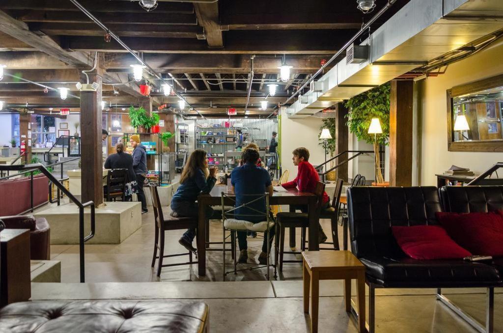 Hostel Downtown - Adults Only
