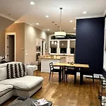 The Color Chord L 3Br In East Nashville With Rooftop Hot Tub