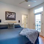10 Percent Off New Home Downtown Sleeps 8