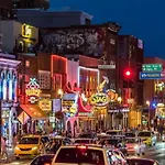 Fun And Fabulous - Walk To Bars, Coffee And Restaurants
