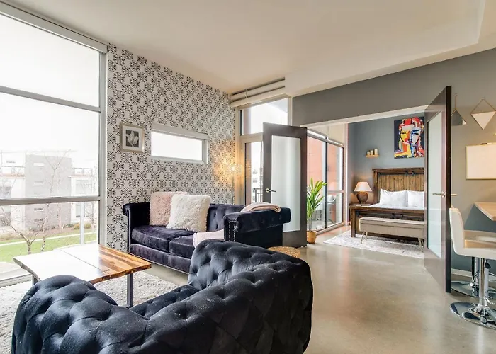 Longterm Stay Just Across The River From Downtown- Fully Equipped For Long Term Stay