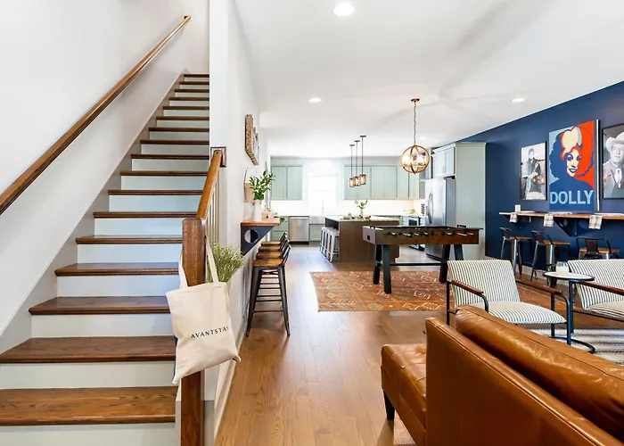 Waverly By Avantstay Nashville-Inspired Townhome W Luxury Kitchen Pool Table