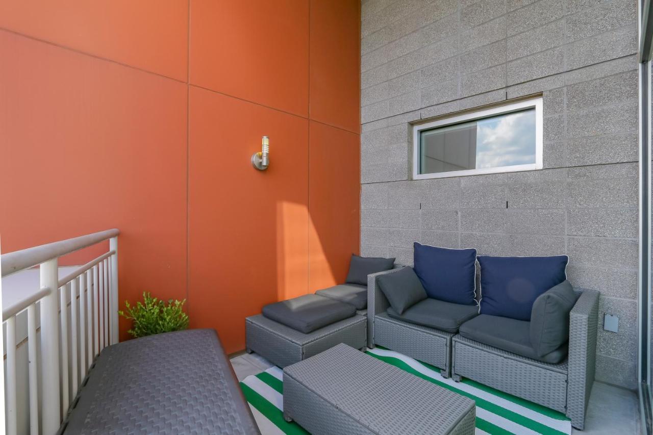 Spectacular Views In Contemporary Two Story
