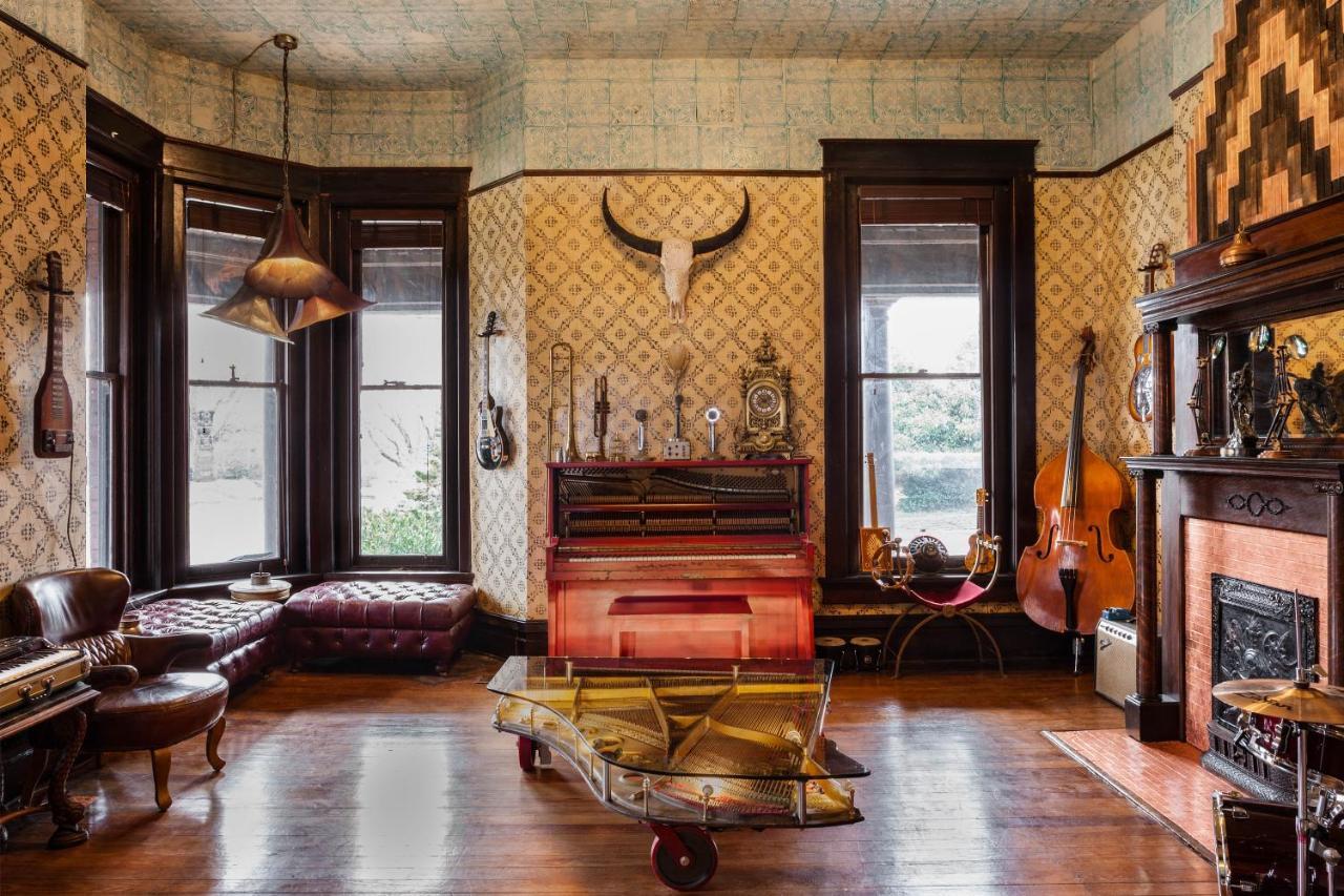 Urban Cowboy Hotel 4*